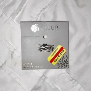 FLEUR CUBIC ZIRCONIA SILVER RING